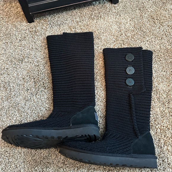 Ugg Women’s size 9 black sweater boots, EUC. Can be worn up or folded over. - Picture 7 of 8